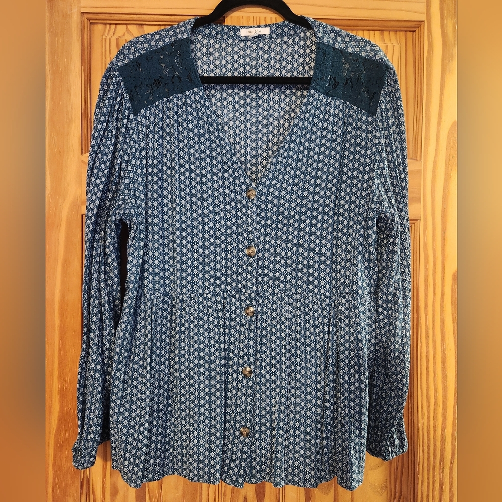 Long Sleeve V-neck Shirt By MAURICES